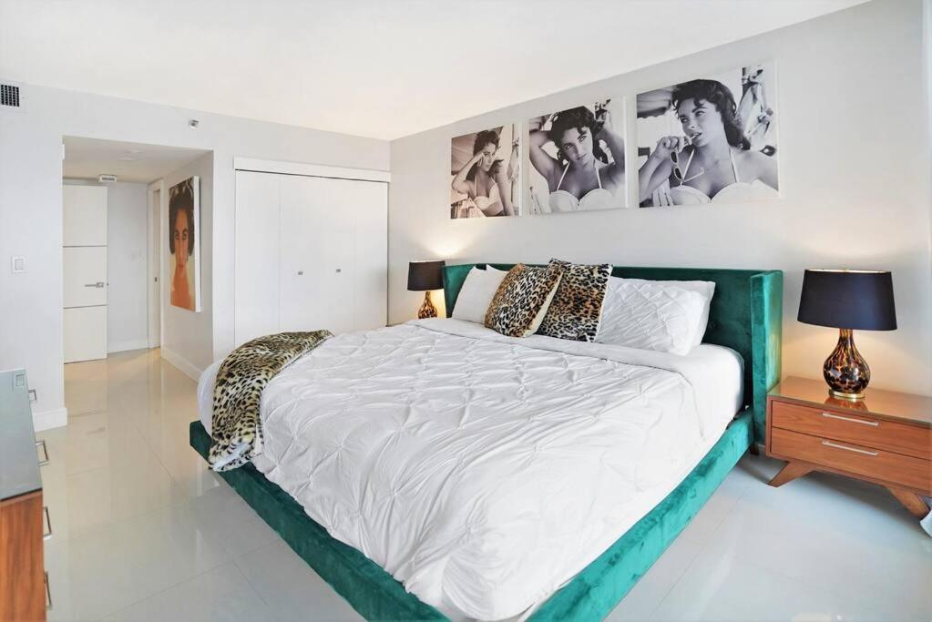 Apartment Some Like It Hot! Skyline & Water Views 4br