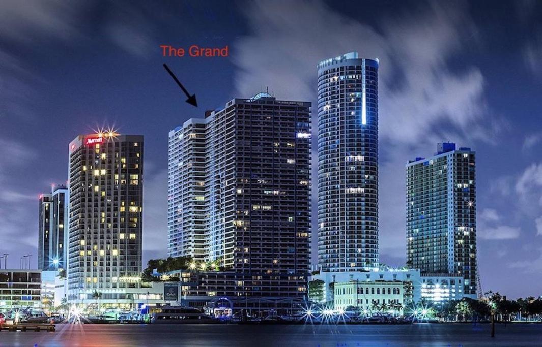 Apartment Some Like It Hot! Skyline & Water Views 4br *